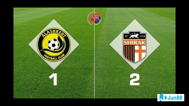 Người hâm mộ đang nổ lực cổ vũ cho Alashkert trong trận đấu với Shirak Gyumri